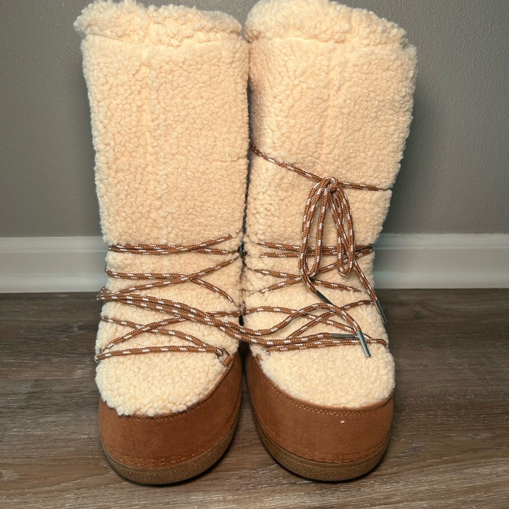 ShoeDazzle Faux Shearling Winter Boots